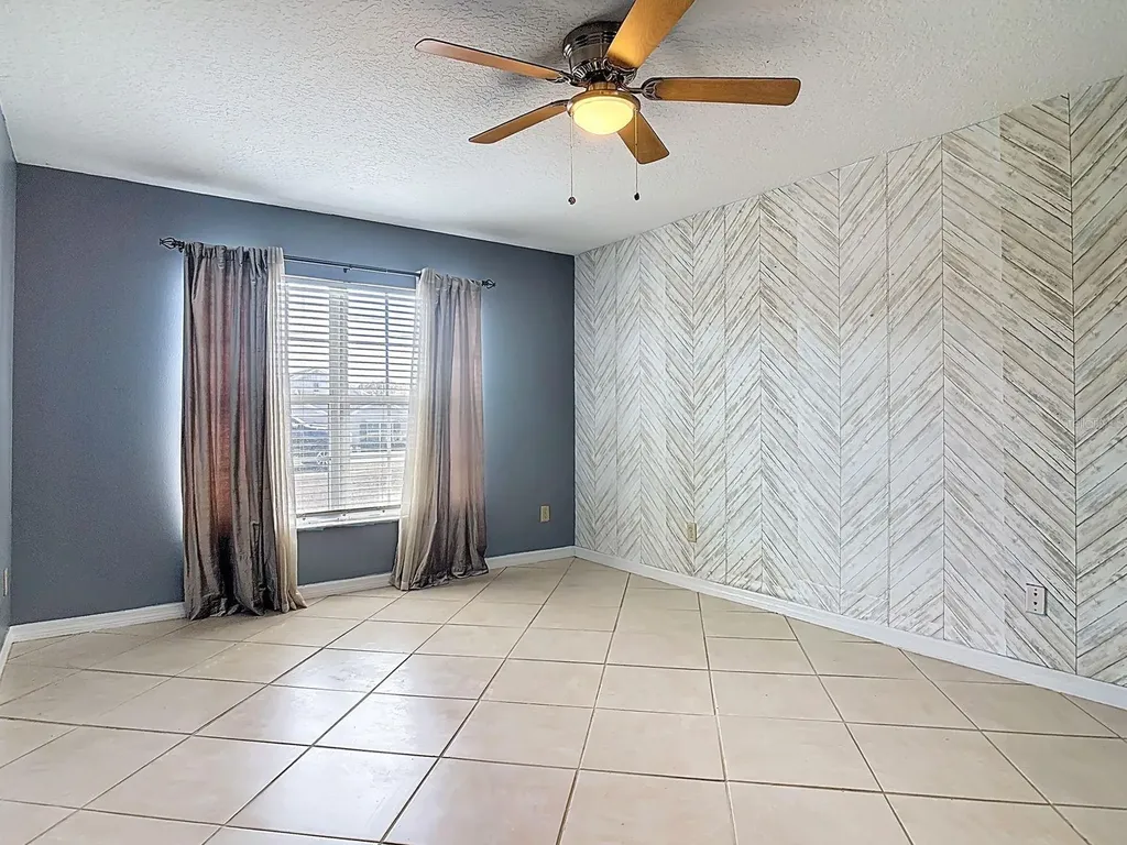674 Gainsboro Street Deltona FL 32725