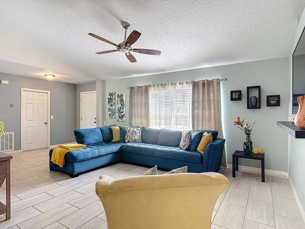 674 Gainsboro Street Deltona FL 32725