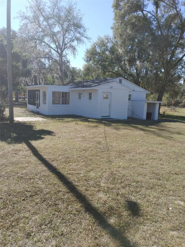 1838 NE 145th Avenue Road Silver Springs FL 34488