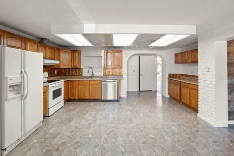 6870 Parkside Drive New Port Richey FL 34653