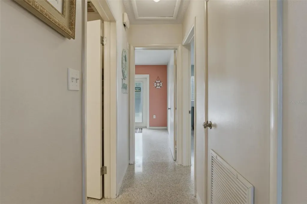 1904 31st Street W Bradenton FL 34205