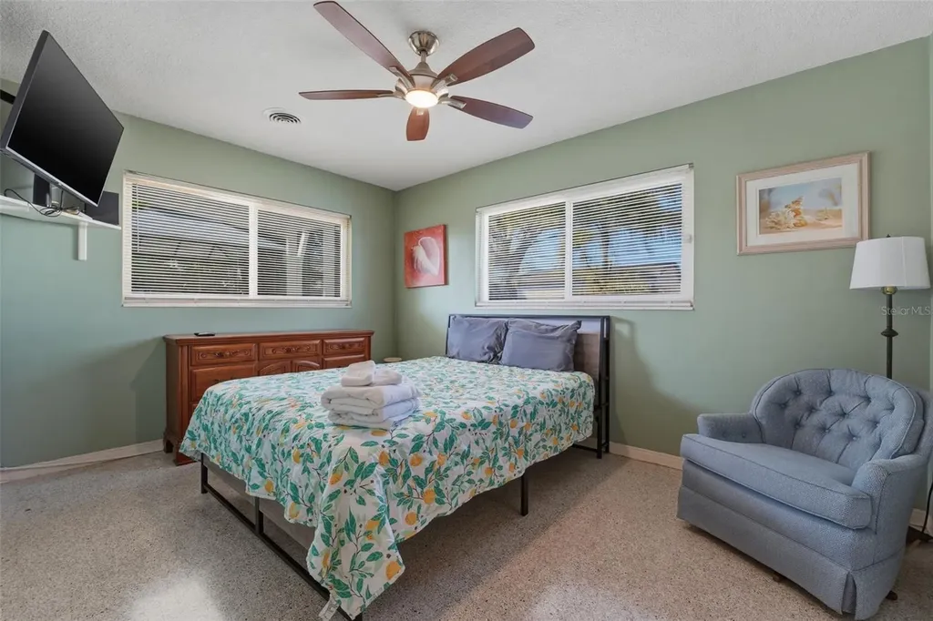 1904 31st Street W Bradenton FL 34205