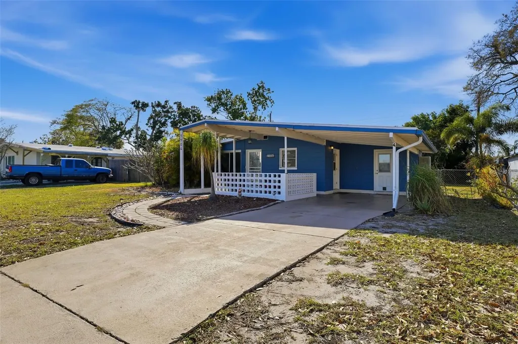 1904 31st Street W Bradenton FL 34205