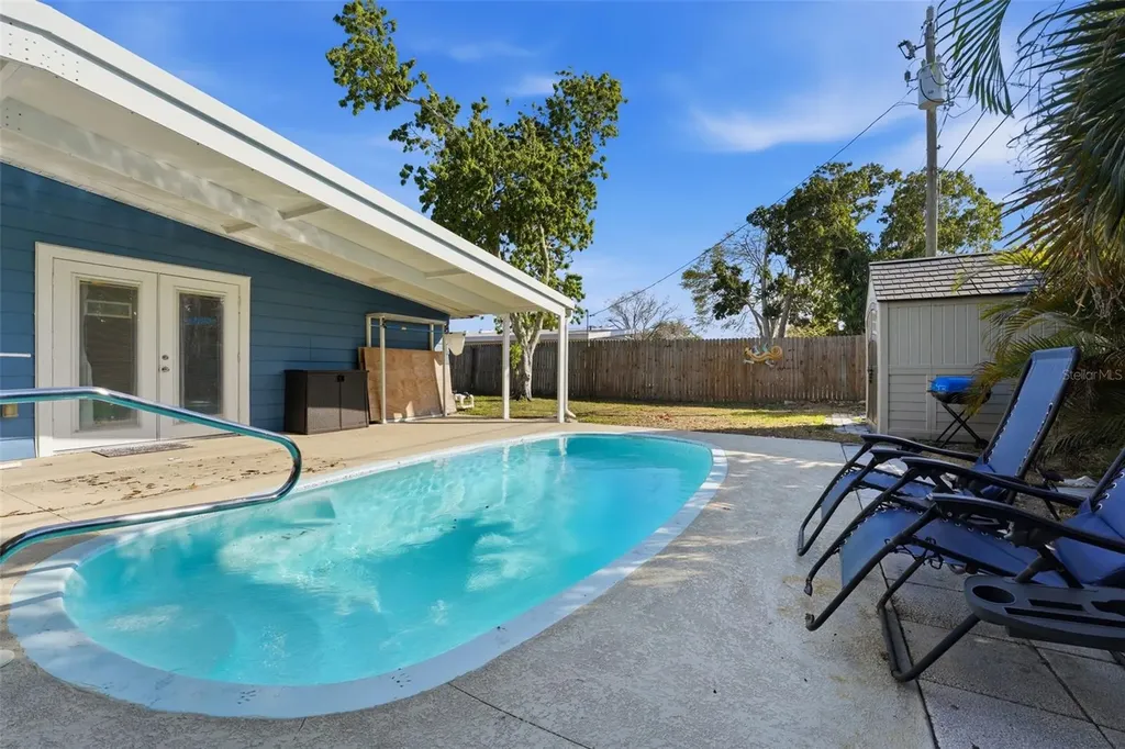 1904 31st Street W Bradenton FL 34205