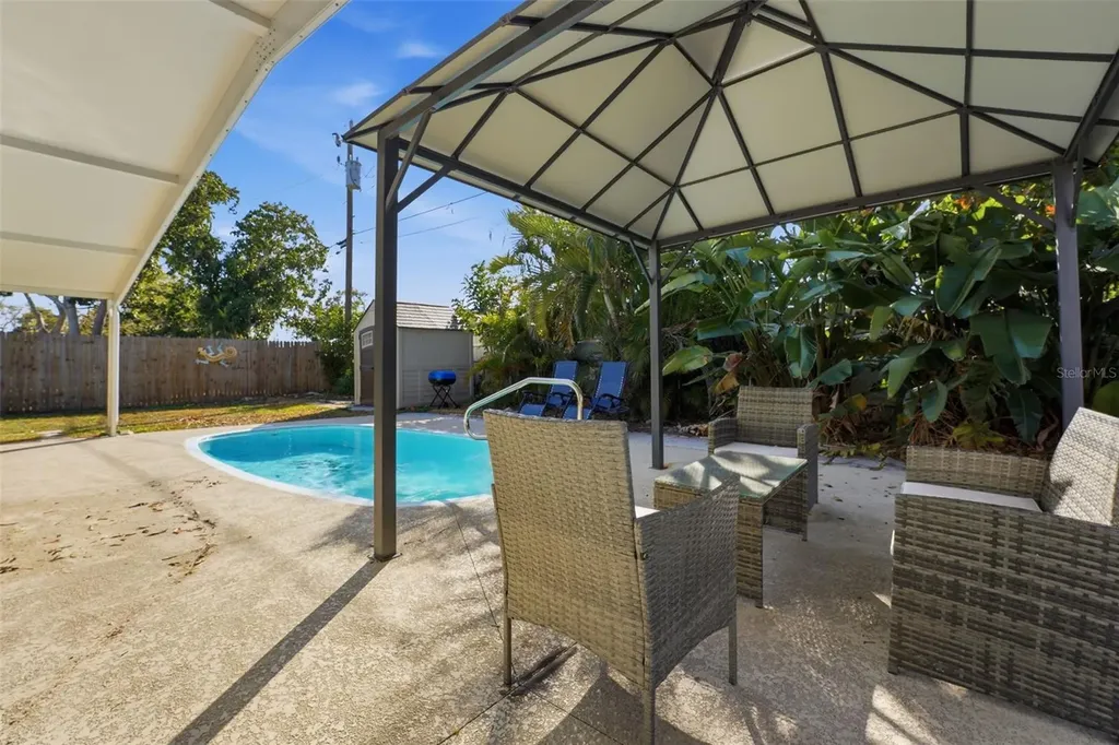 1904 31st Street W Bradenton FL 34205