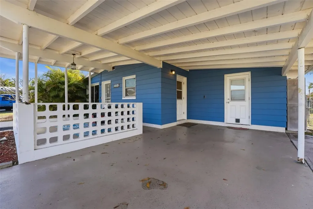 1904 31st Street W Bradenton FL 34205