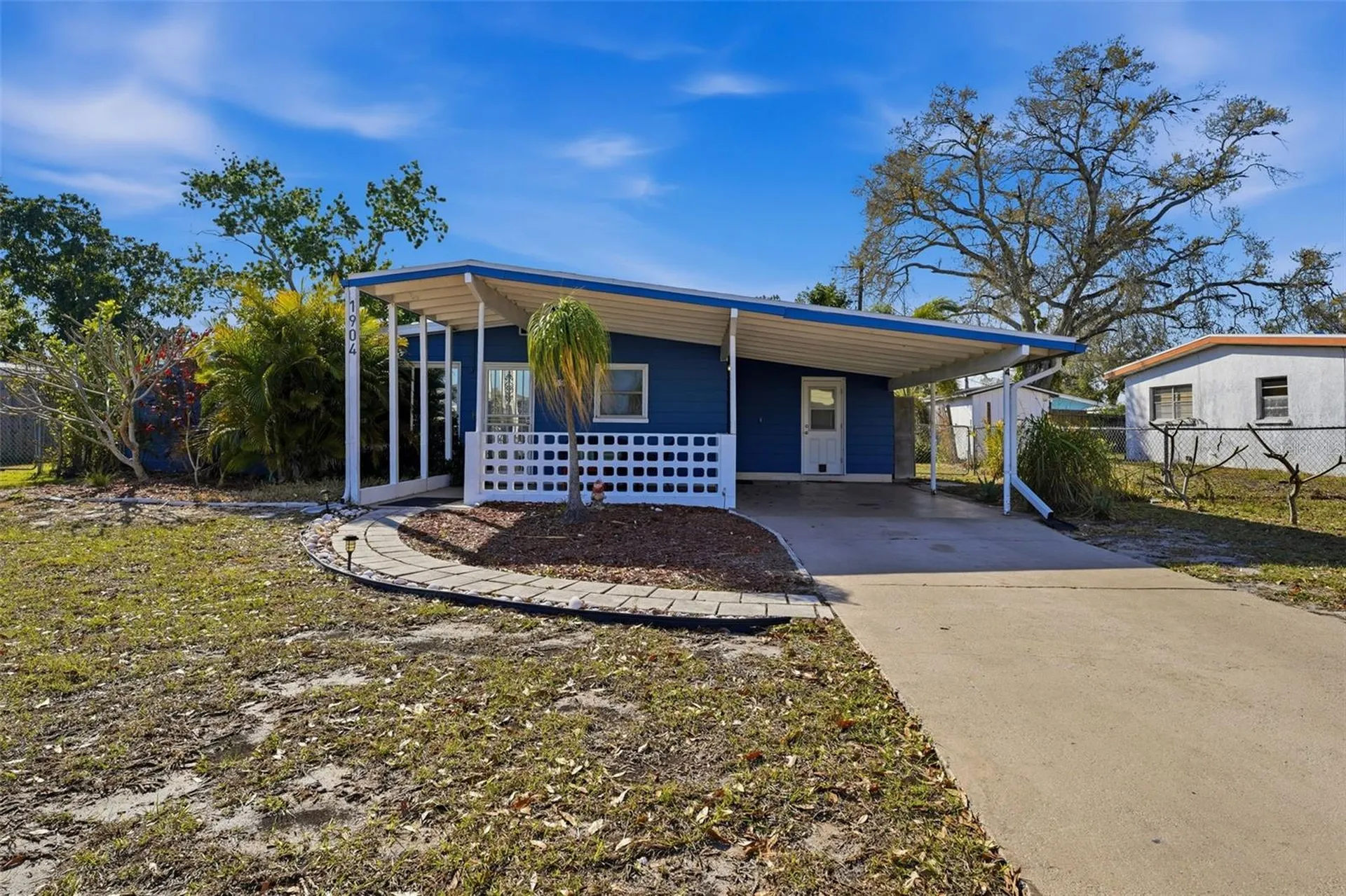 1904 31st Street W Bradenton FL 34205