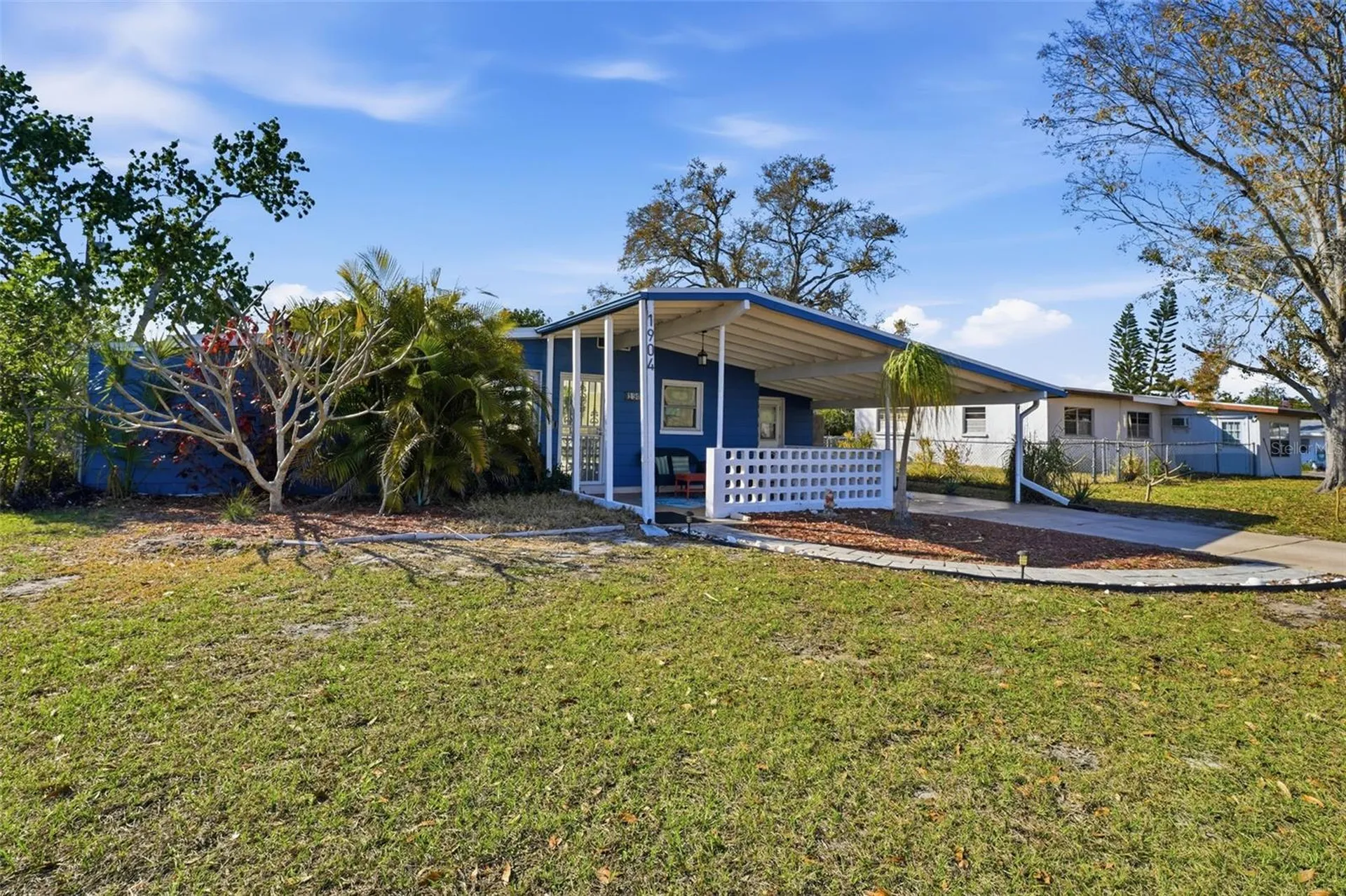 1904 31st Street W Bradenton FL 34205