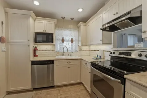 1904 31st Street W Bradenton FL 34205