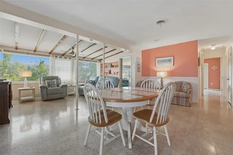 1904 31st Street W Bradenton FL 34205