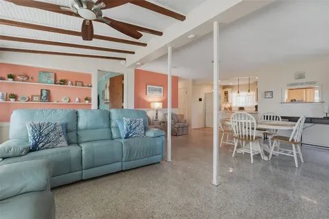 1904 31st Street W Bradenton FL 34205