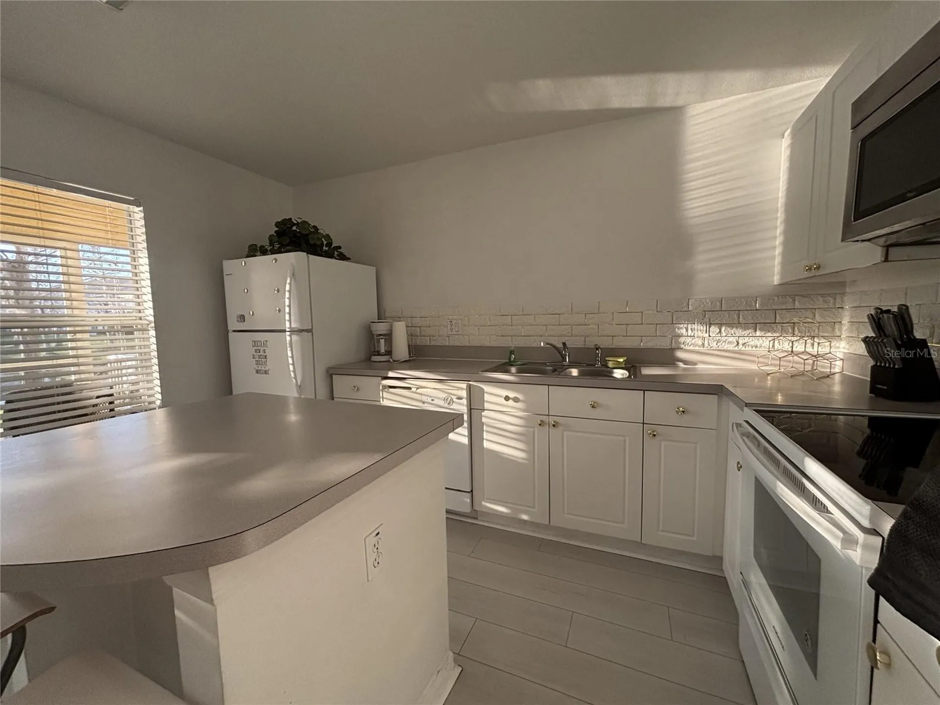 2833 Club Cortile Circle Kissimmee FL 34746