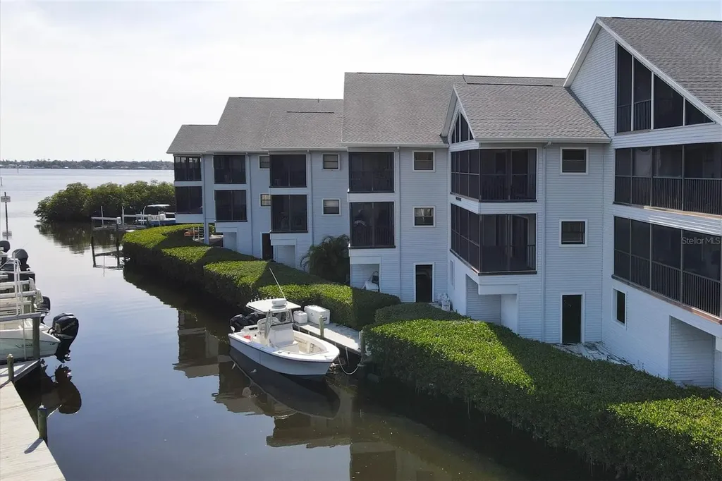 515 Leffingwell Avenue Ellenton FL 34222