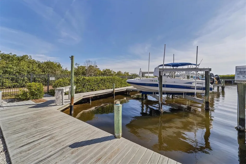 515 Leffingwell Avenue Ellenton FL 34222