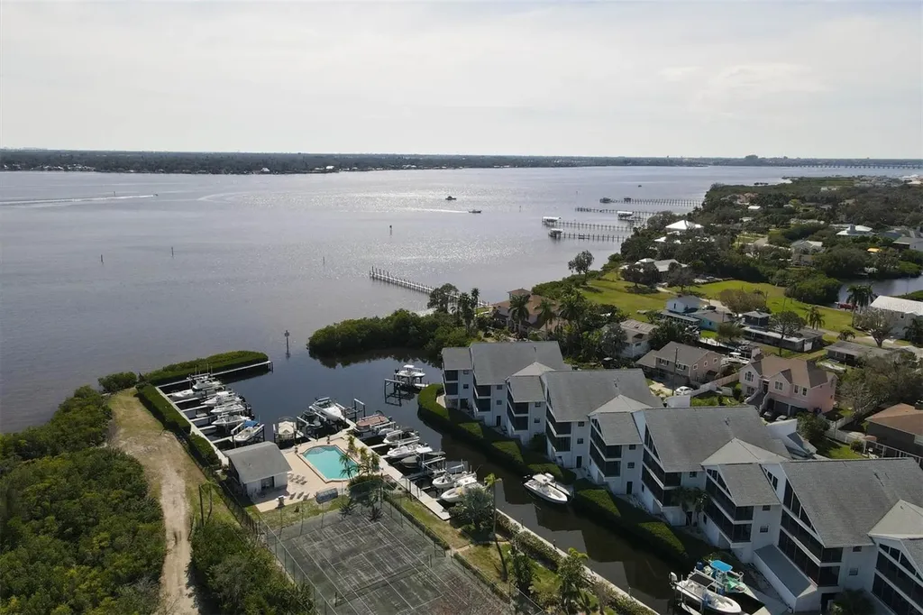 515 Leffingwell Avenue Ellenton FL 34222