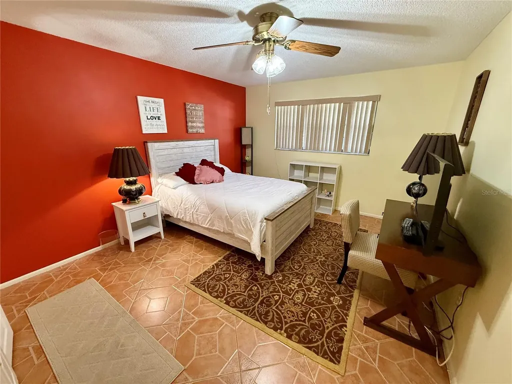 6070 80th Street N St Petersburg FL 33709