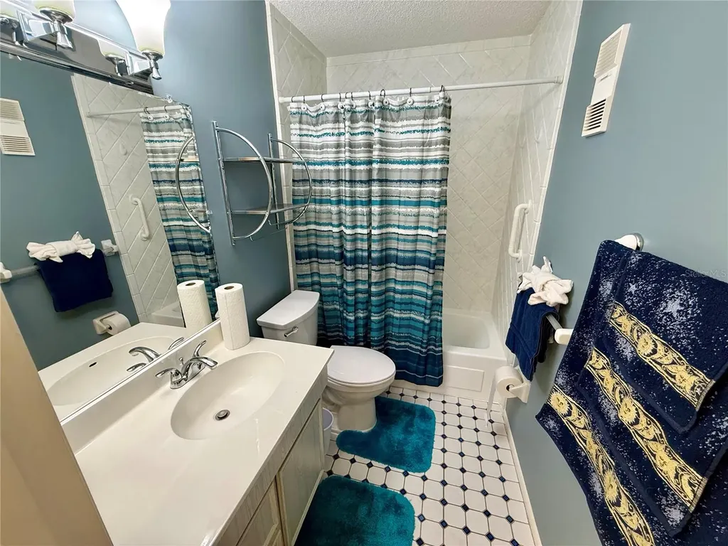 6070 80th Street N St Petersburg FL 33709