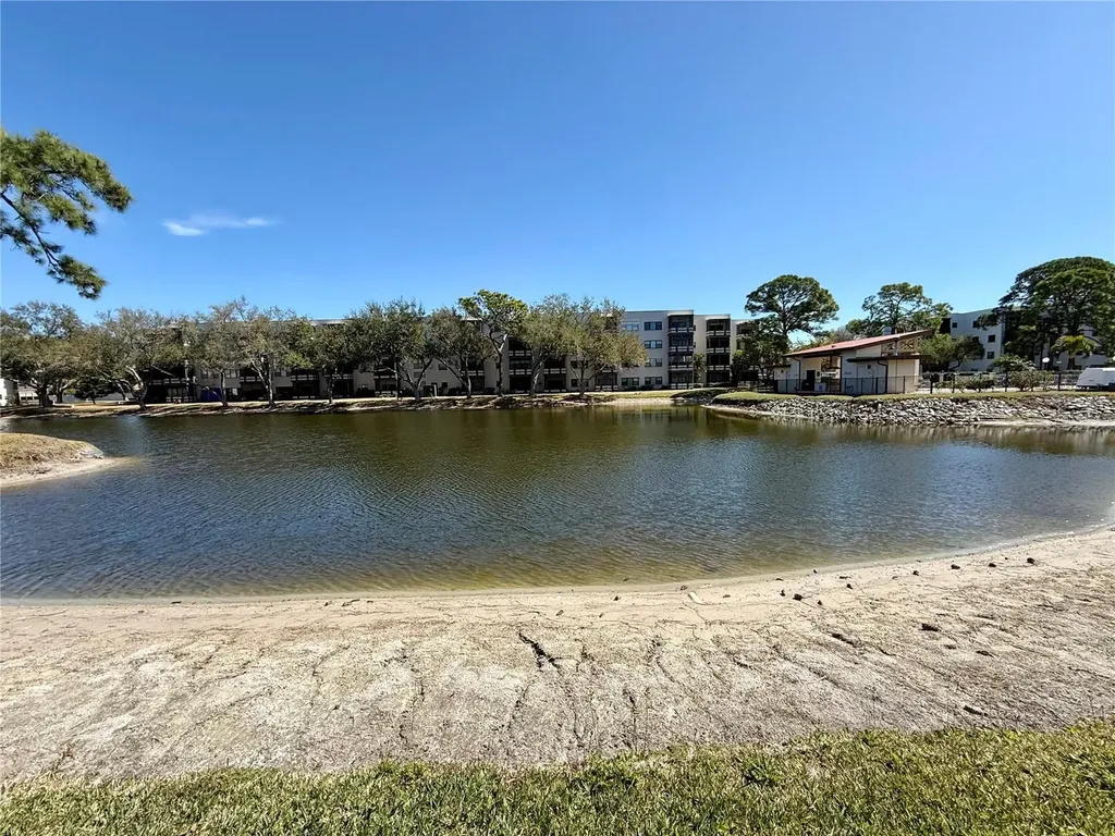 6070 80th Street N St Petersburg FL 33709