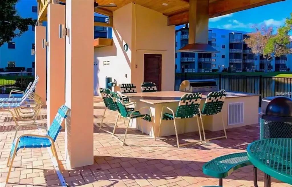 6070 80th Street N St Petersburg FL 33709