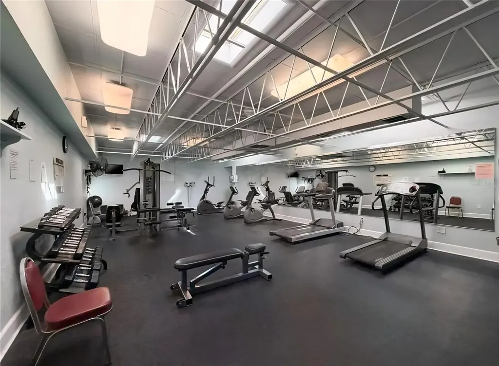 6070 80th Street N St Petersburg FL 33709