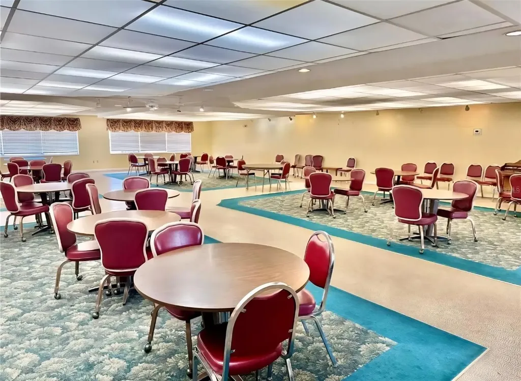 6070 80th Street N St Petersburg FL 33709