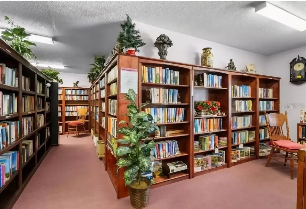 6070 80th Street N St Petersburg FL 33709