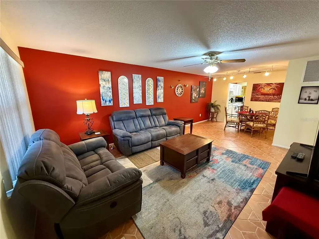 6070 80th Street N St Petersburg FL 33709