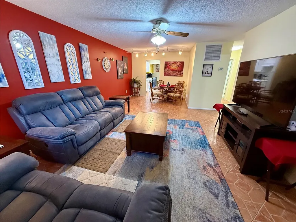 6070 80th Street N St Petersburg FL 33709