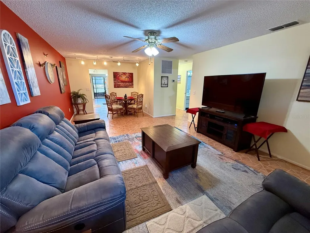 6070 80th Street N St Petersburg FL 33709