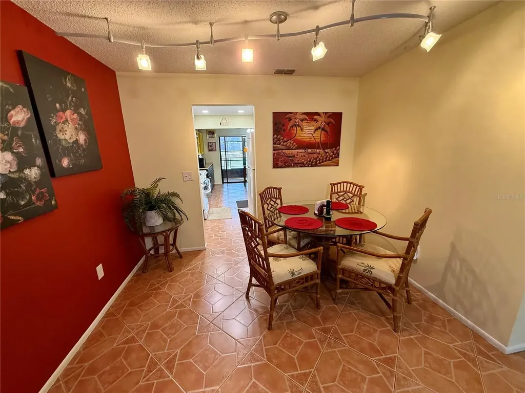 6070 80th Street N St Petersburg FL 33709