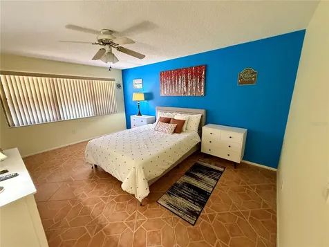 6070 80th Street N St Petersburg FL 33709