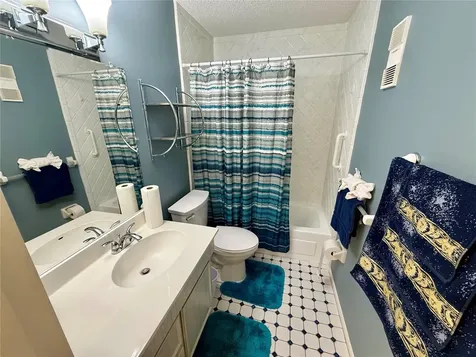 6070 80th Street N St Petersburg FL 33709