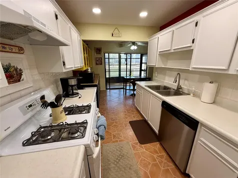 6070 80th Street N St Petersburg FL 33709
