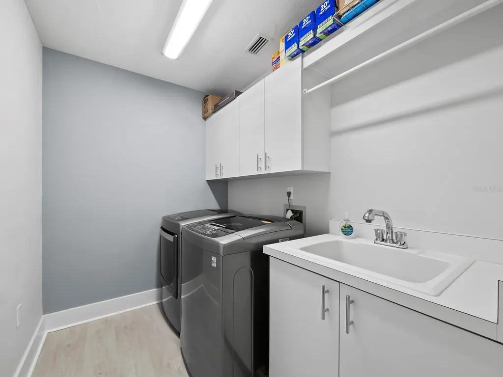 205 Golden Gate Point Sarasota FL 34236