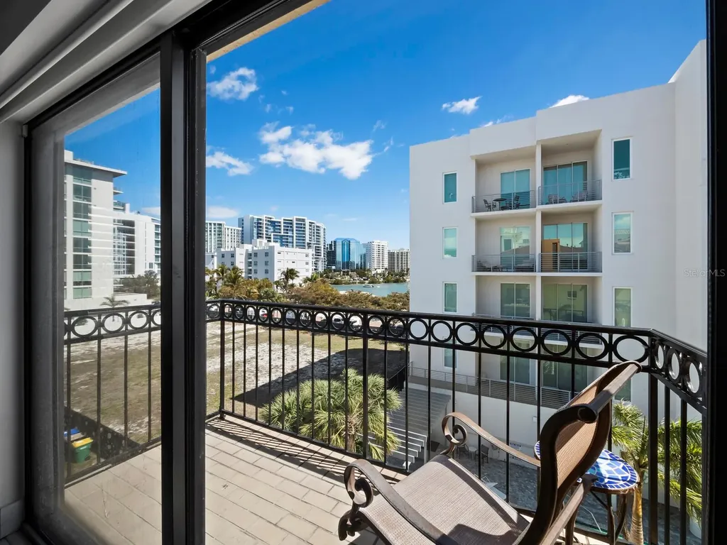 205 Golden Gate Point Sarasota FL 34236