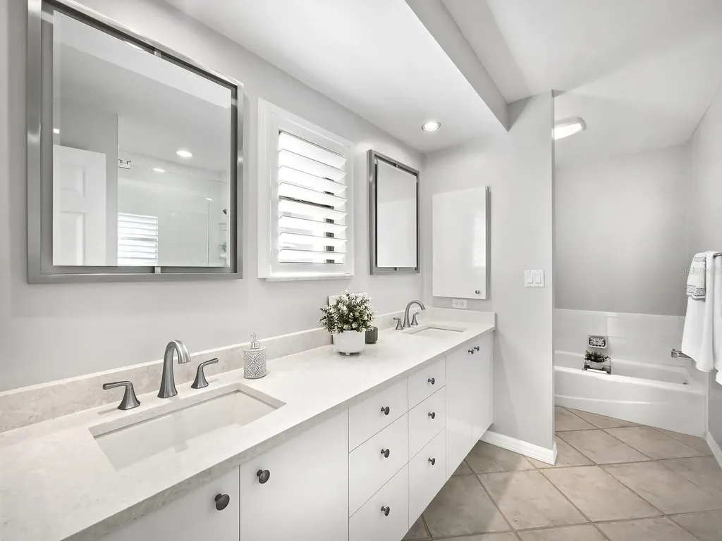 205 Golden Gate Point Sarasota FL 34236