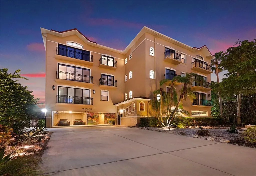 205 Golden Gate Point Sarasota FL 34236