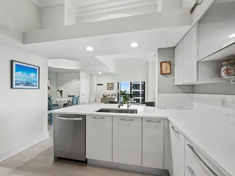 205 Golden Gate Point Sarasota FL 34236