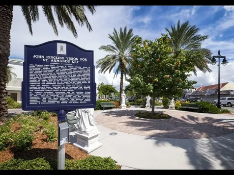 205 Golden Gate Point Sarasota FL 34236