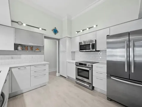 205 Golden Gate Point Sarasota FL 34236