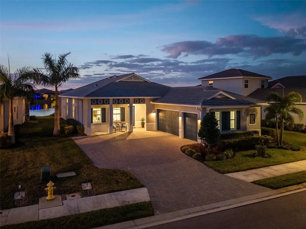 8122 Redonda Loop Lakewood Ranch FL 34202