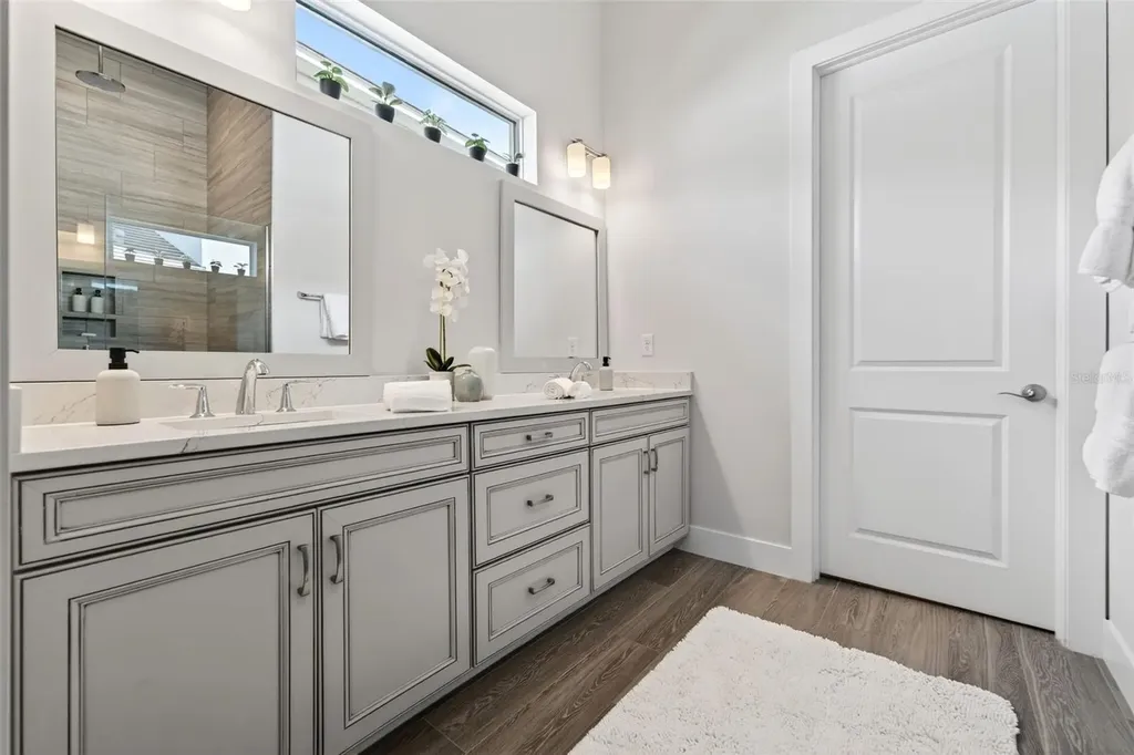 8122 Redonda Loop Lakewood Ranch FL 34202