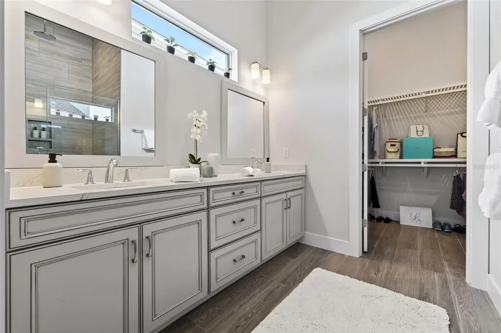 8122 Redonda Loop Lakewood Ranch FL 34202