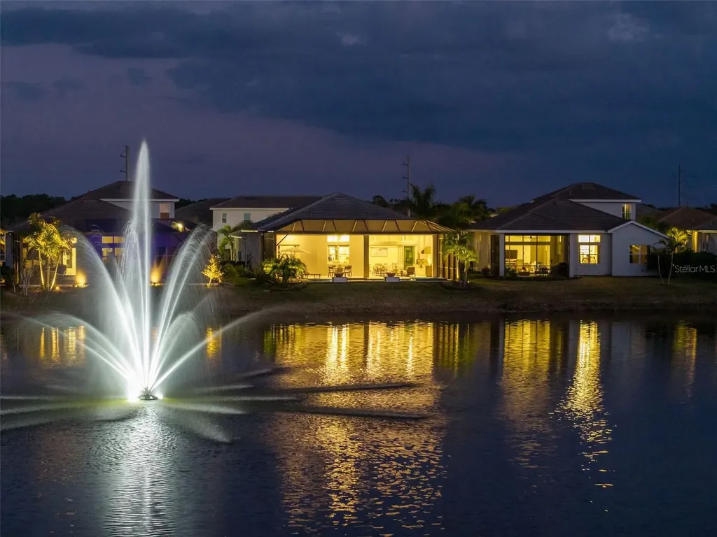 8122 Redonda Loop Lakewood Ranch FL 34202