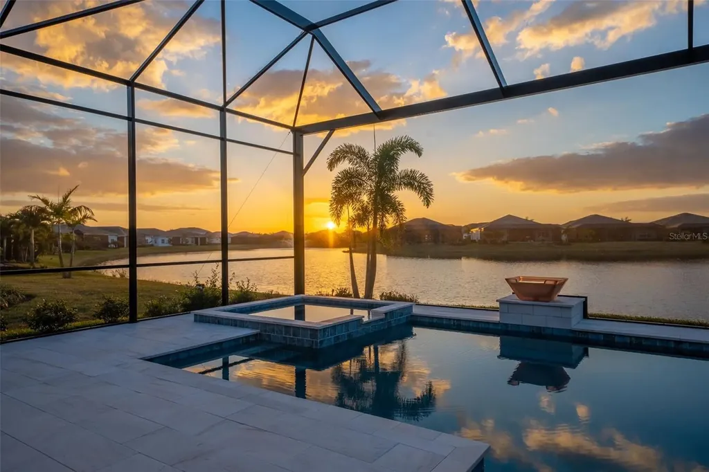 8122 Redonda Loop Lakewood Ranch FL 34202