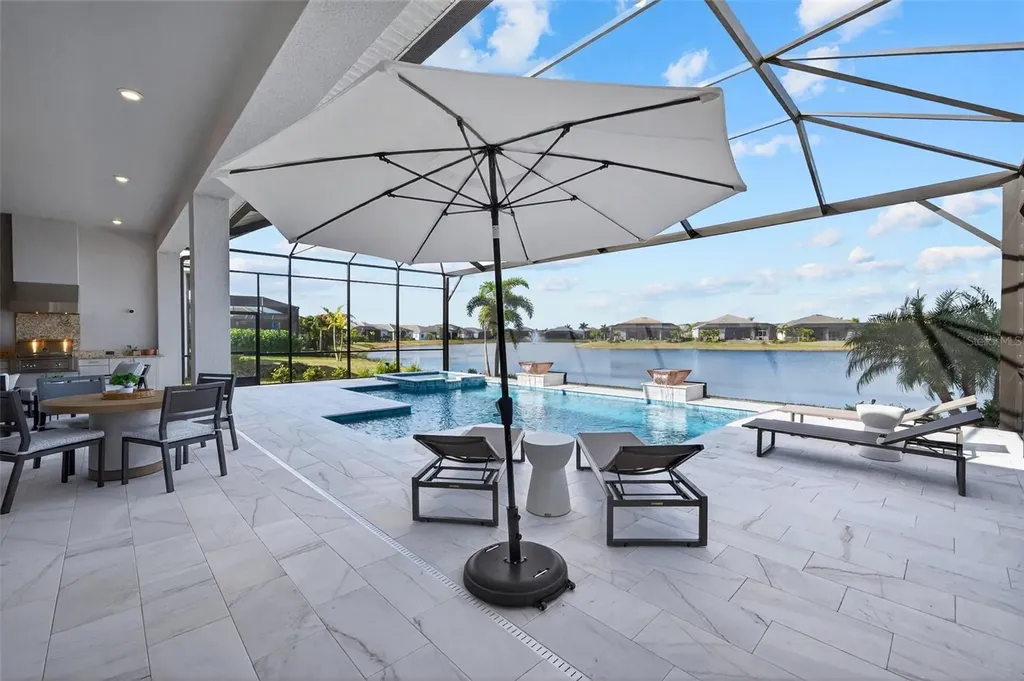 8122 Redonda Loop Lakewood Ranch FL 34202