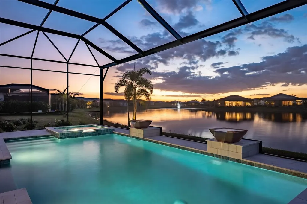 8122 Redonda Loop Lakewood Ranch FL 34202