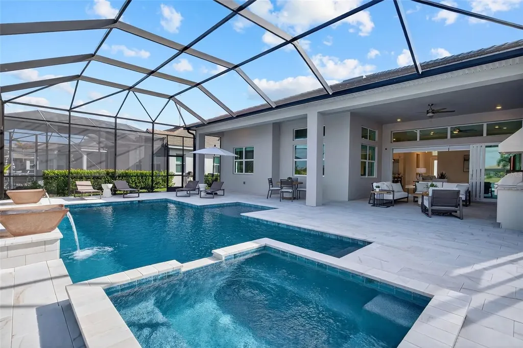 8122 Redonda Loop Lakewood Ranch FL 34202