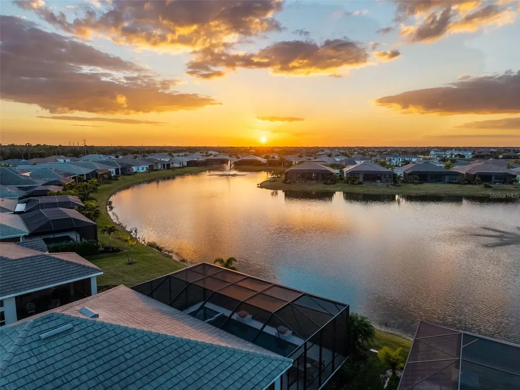 8122 Redonda Loop Lakewood Ranch FL 34202