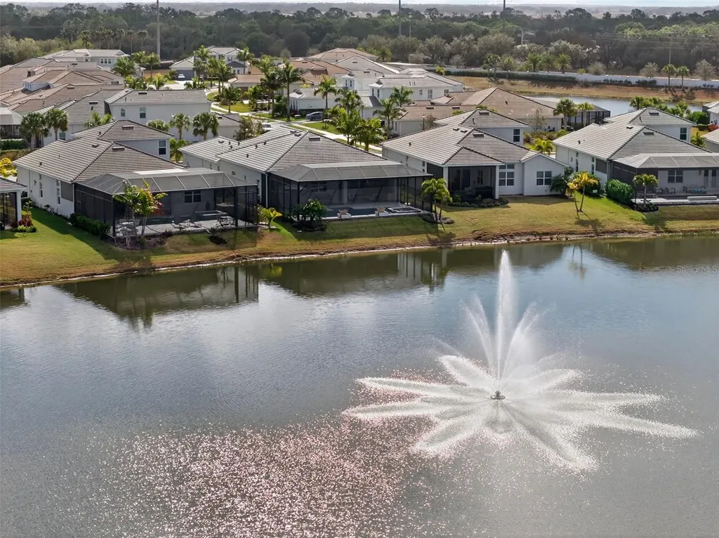 8122 Redonda Loop Lakewood Ranch FL 34202